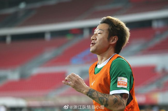 图赫尔视阿劳霍为潜在的后防领袖，拜仁签下金玟哉和于帕梅卡诺时希望他们成为后防领袖，但两人目前未达到这一期待。